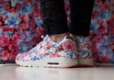 nike air max met bloemenprint|Nike Air Max 1 blueprint.